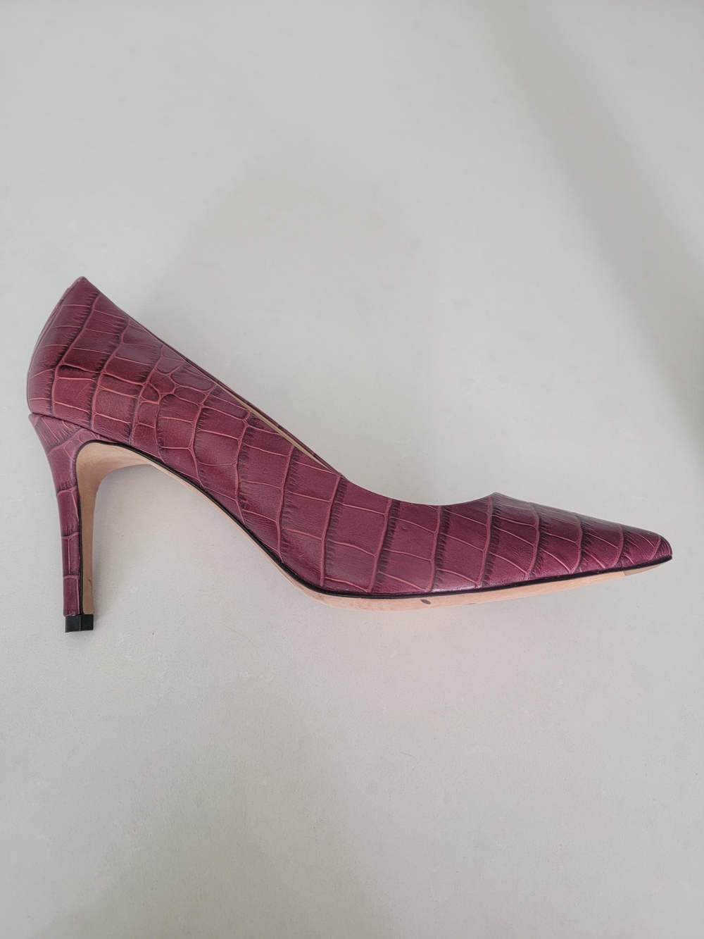 COACH Women's Burgundy Croc-Embossed Leather Pointed Toe Pumps/Heels Size 8.5 - Picture 3 of 6